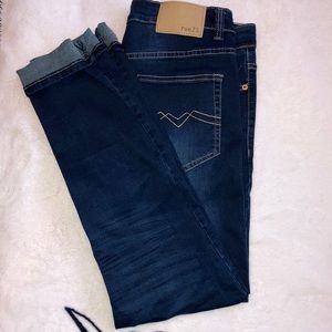 Brand new Rue 21 skinny jeans. Size 34/30.